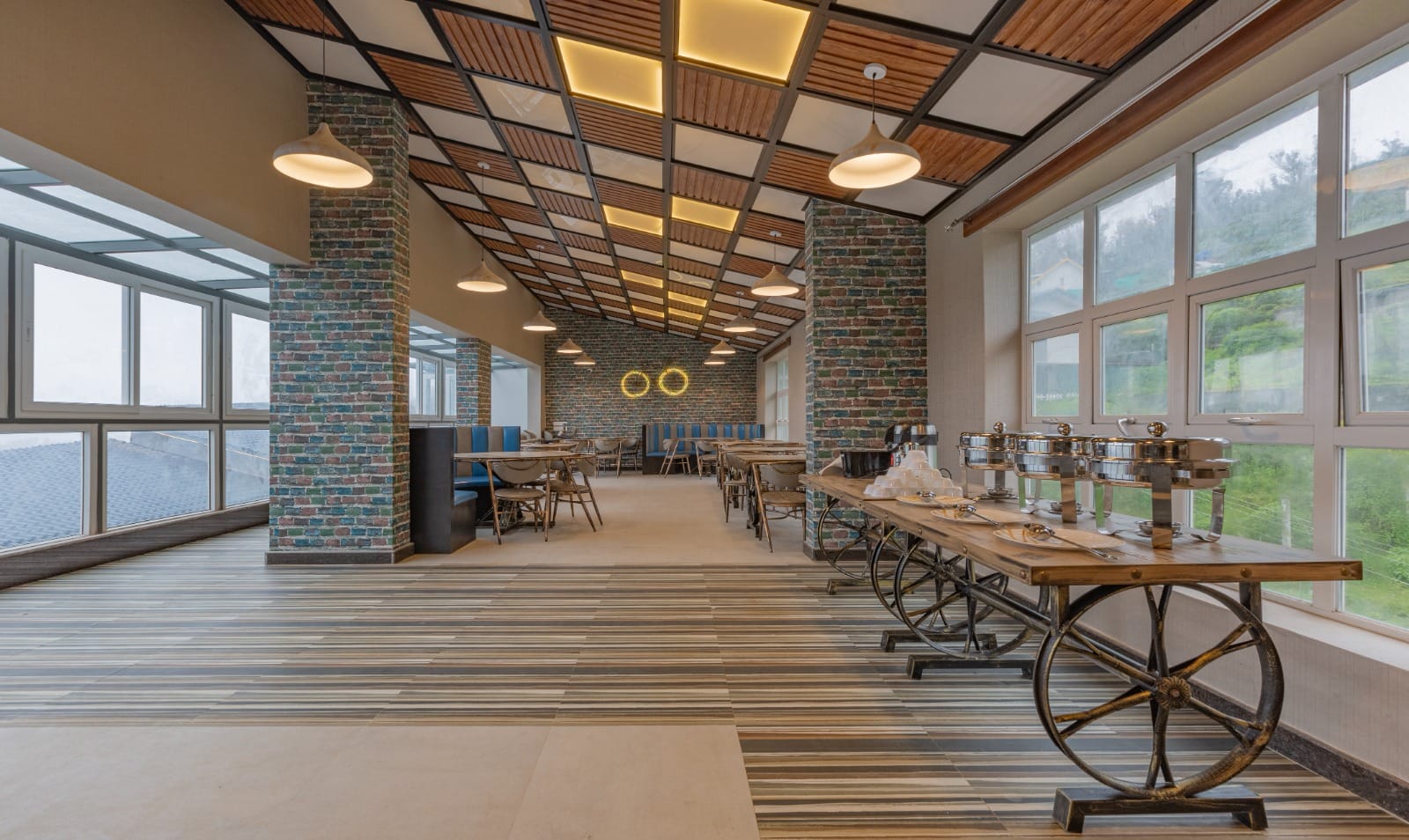 Restaurant and dining space at Windsor Heights